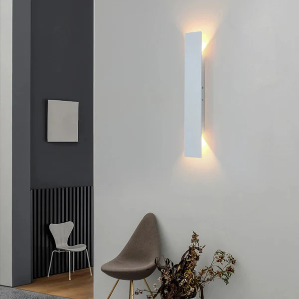 AquaLine LED Buitenwandlamp – Strak Design met Weerbestendige Behuizing