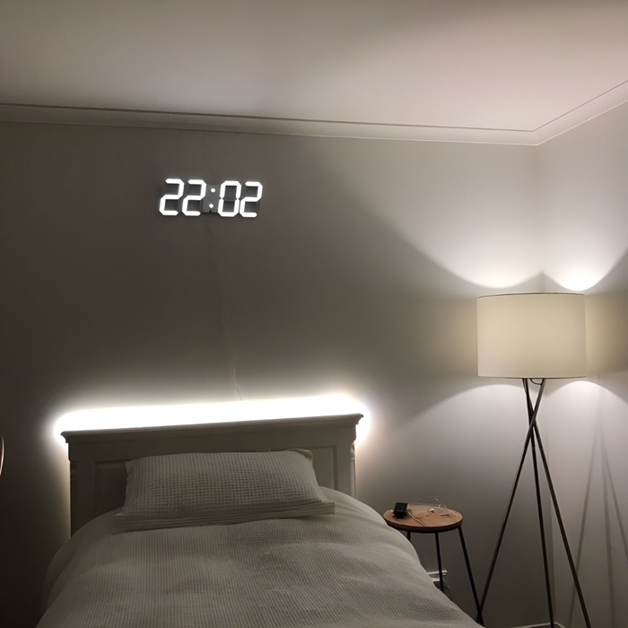 Futuristische LED Wandklok – Minimalistisch Design met Slimme Tijdweergave