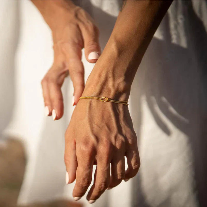 Elegante Knooparmband – Subtiel en Verfijnd