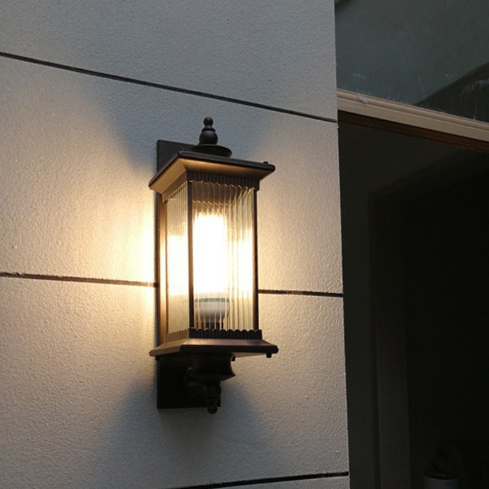 Lampada da Parete Esterna Rettangolare Classica – Design Atmosferico e Senza Tempo