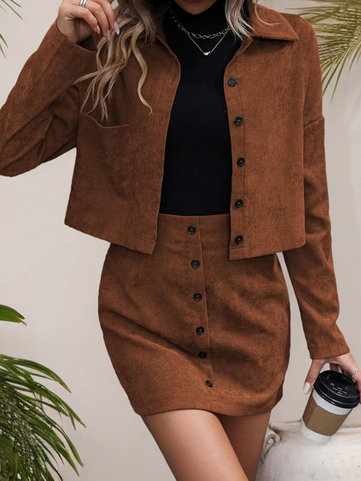 Elegante completo da donna in velluto a coste con giacca e gonna – Stile per primavera e autunno