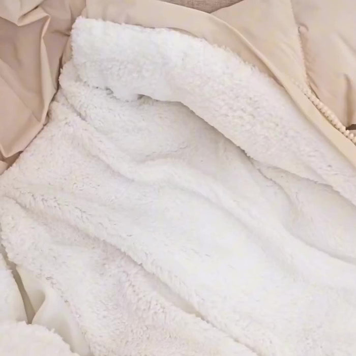 Frosty Baby Romper – Luxe Winter Jumpsuit met Capuchon voor de Koudere Maanden