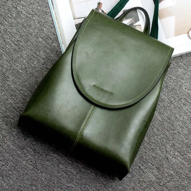 Minimalistinen reppu vegaanisesta nahasta päivittäiseen käyttöön ja työhön