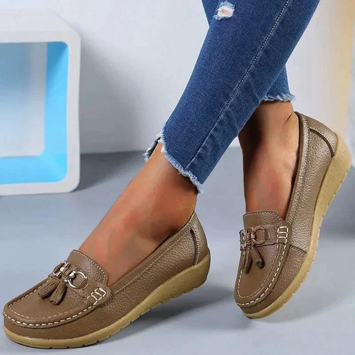 Naisten nahkaiset slip-on-kengät mukavalla istuvuudella ja ajattomalla tyylillä