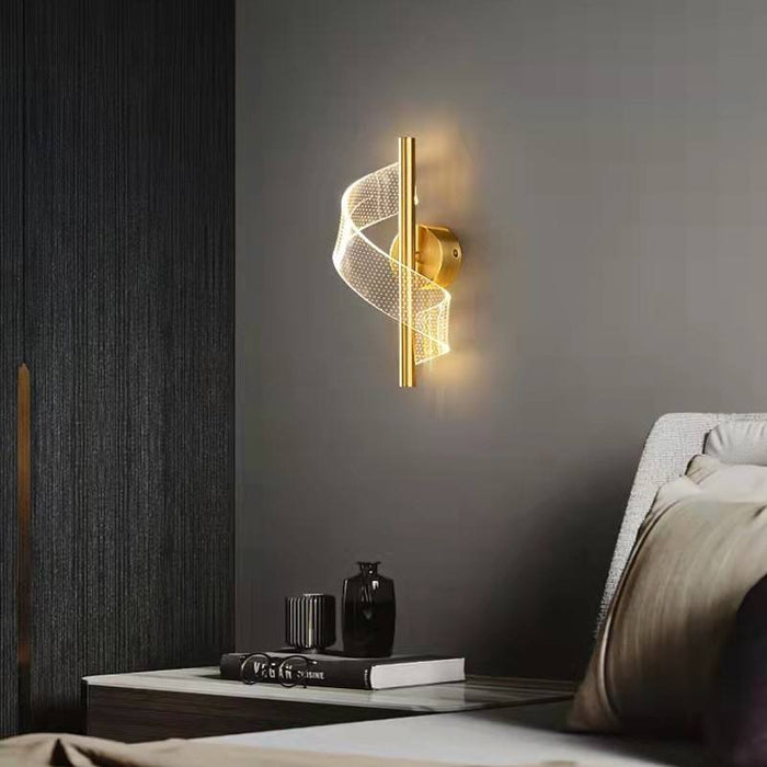 Moderni LED-seinävalaisin aaltoilevalla designilla ja säädettävillä valoväreillä