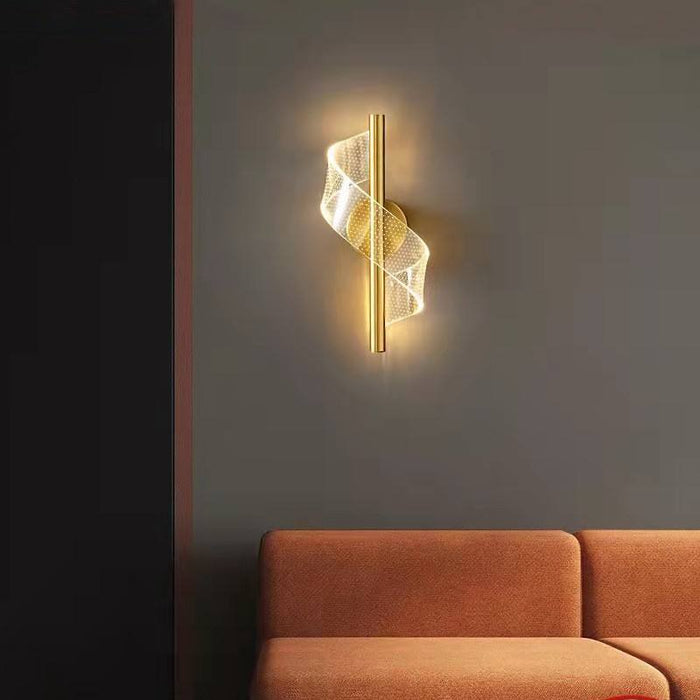 Moderni LED-seinävalaisin aaltoilevalla designilla ja säädettävillä valoväreillä