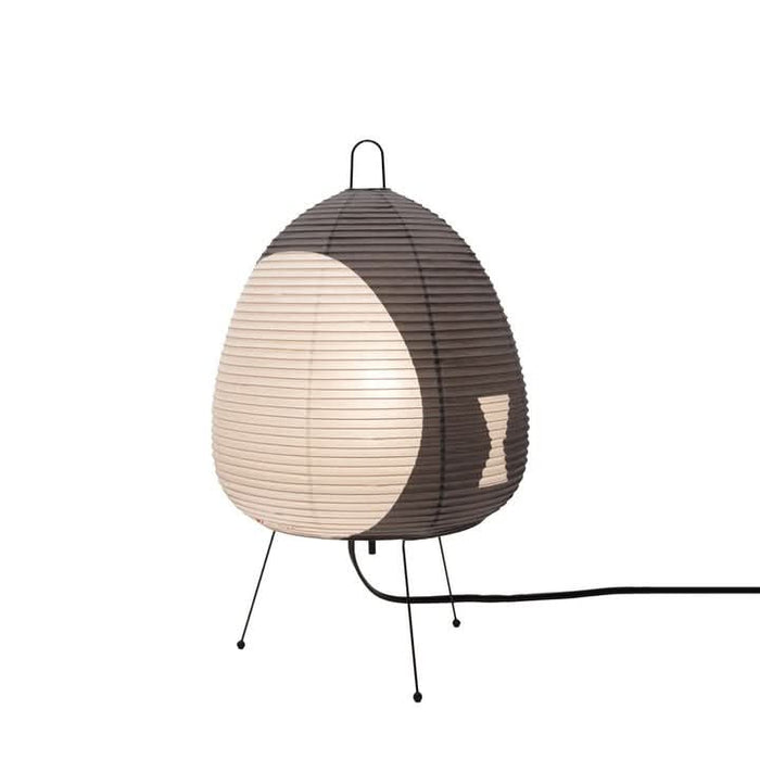 Pöytälamppu reispaperivarjostimella ja japanilaisvaikutteisella designilla