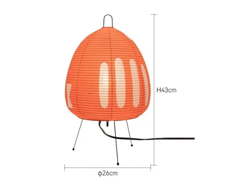 Pöytälamppu reispaperivarjostimella ja japanilaisvaikutteisella designilla