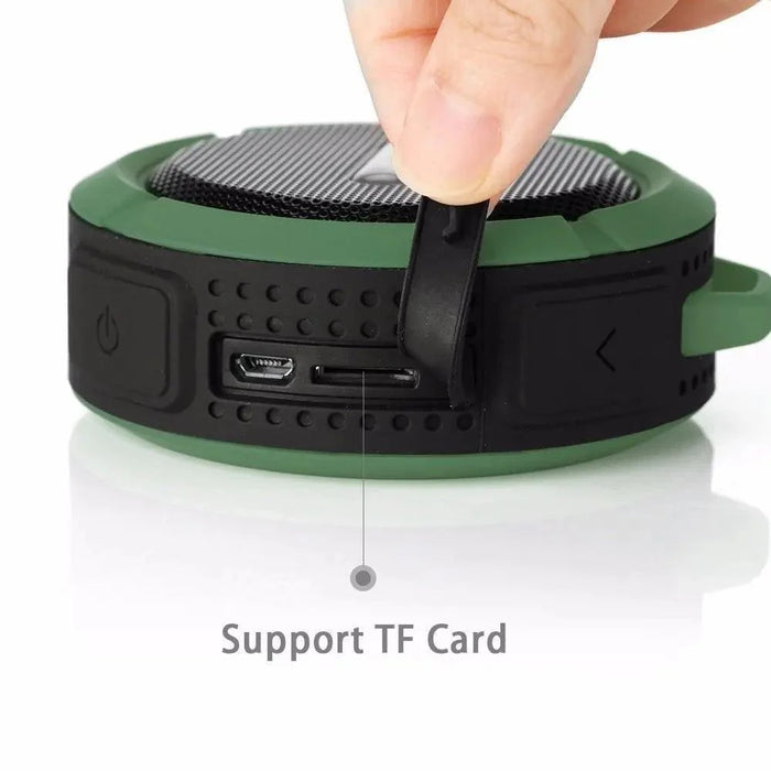 Kannettava Bluetooth-kaiutin imukupilla suihkuun, matkalle ja ulkoiluun
