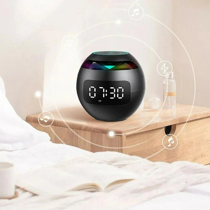 Bluetooth-herätyskellokaiutin LED-yövalolla ja digitaalisella kellolla makuuhuoneeseen