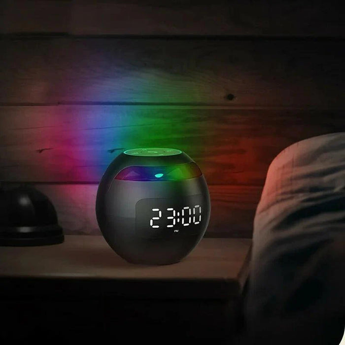 Bluetooth-herätyskellokaiutin LED-yövalolla ja digitaalisella kellolla makuuhuoneeseen