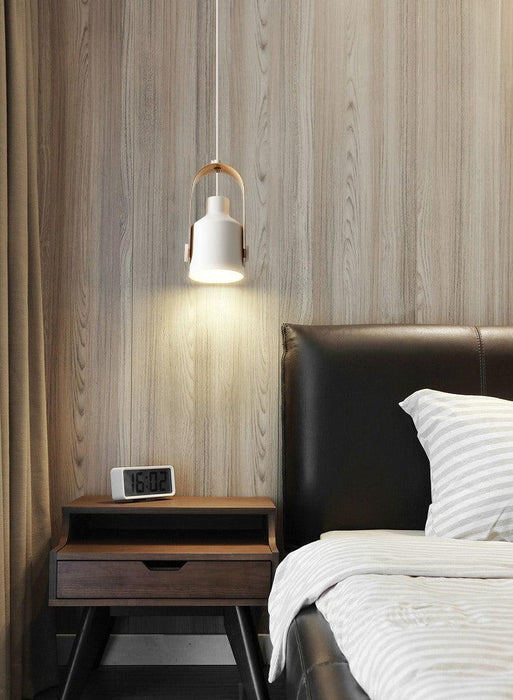 Scandinavische Hangspot met Houtlook – Minimalistisch en Stijlvol Lichtaccent