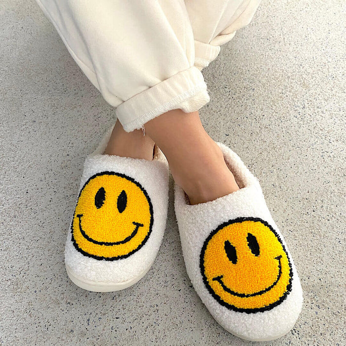 Smiley Comfort Pantoffels – Voor een vrolijke en warme sfeer