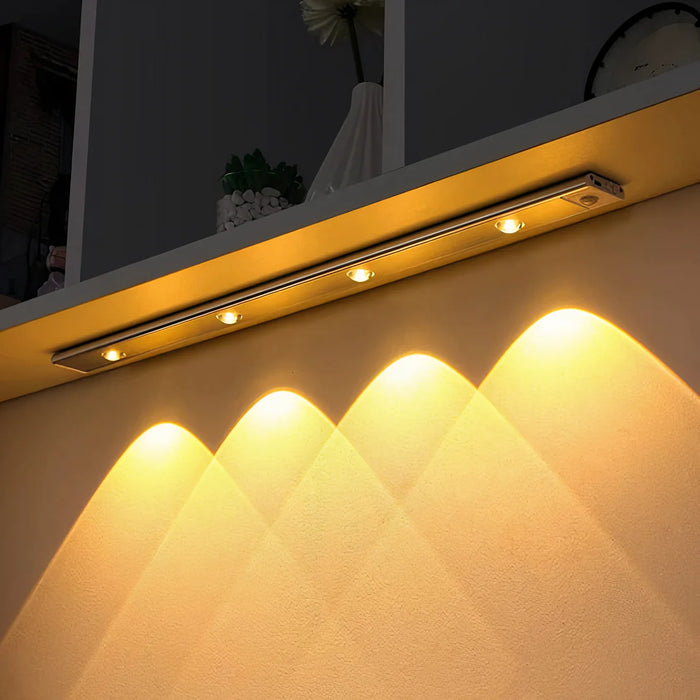 Langaton LED-kaappivalo liiketunnistimella ja ladattavalla akulla mukavuutta varten