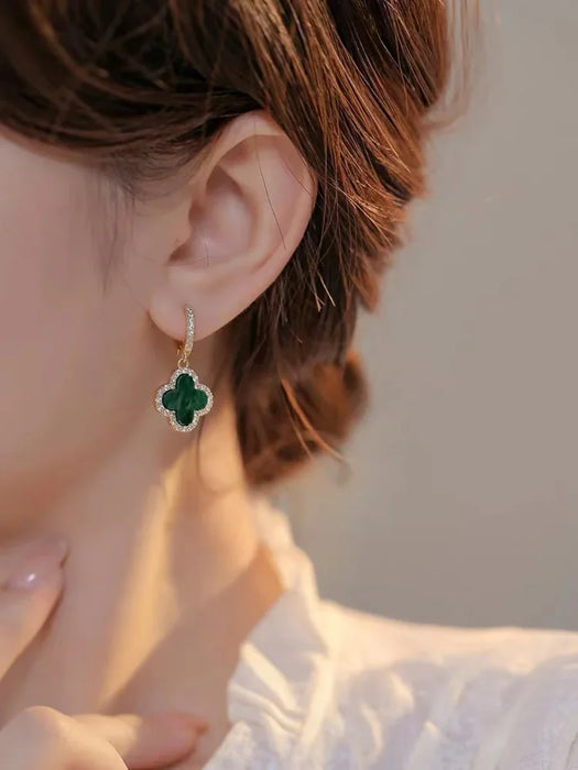 Geluks Klaverblad Oorbellen – Elegant en Tijdloos