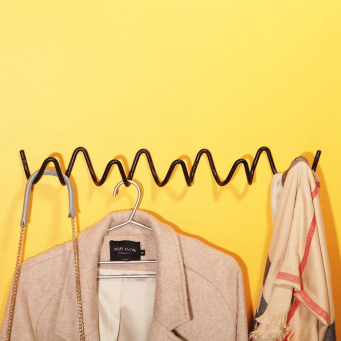 Moderne bølget vægknagerække – Stilfuld vægknagerække med flere kroge 